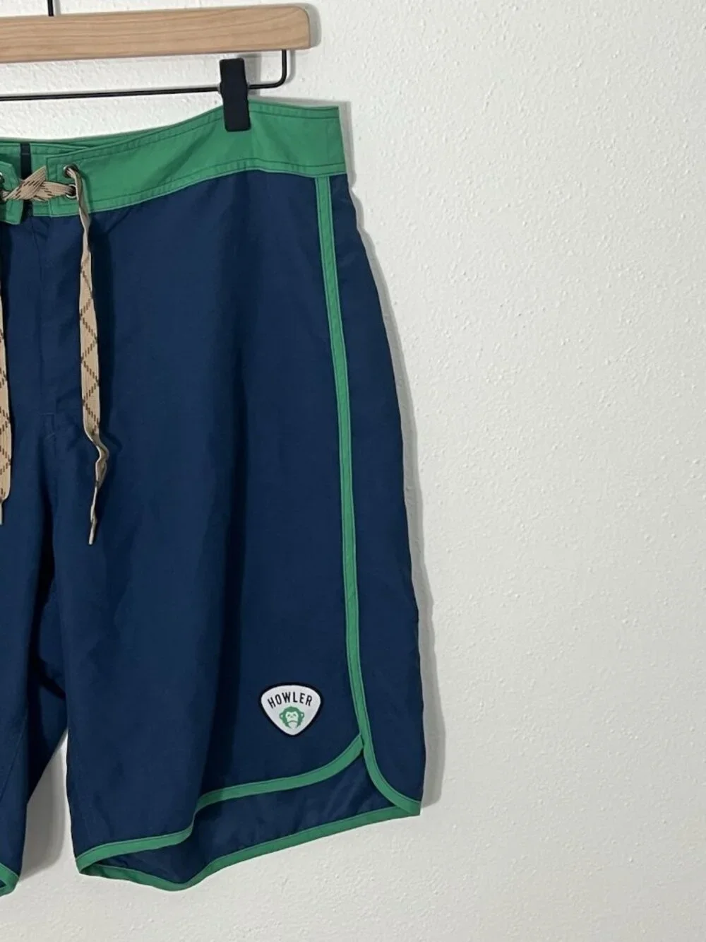 Howler Brothers Bruja Boardshorts Size 35 Blue Green